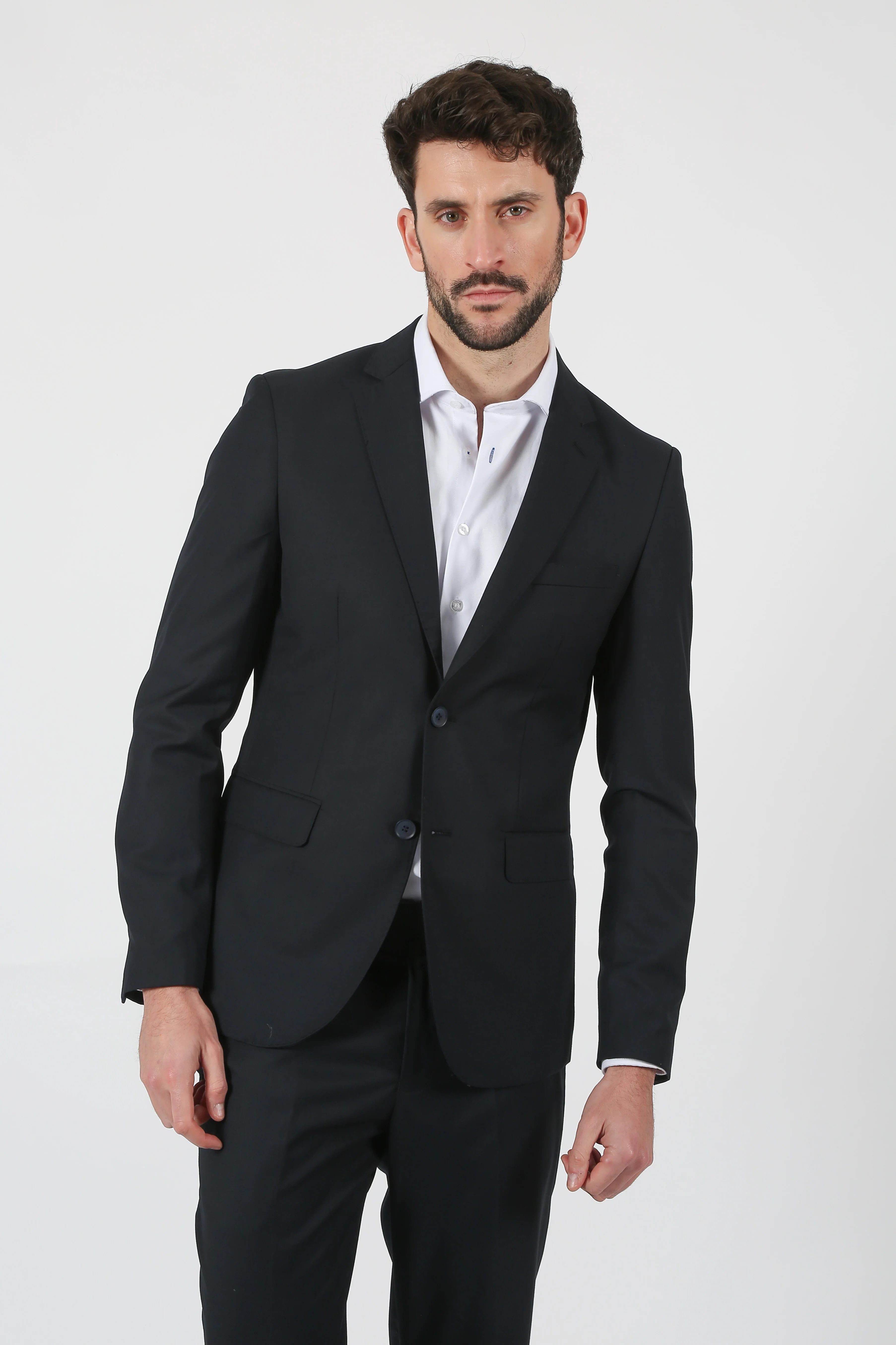 Traje NEGRO - Image 2